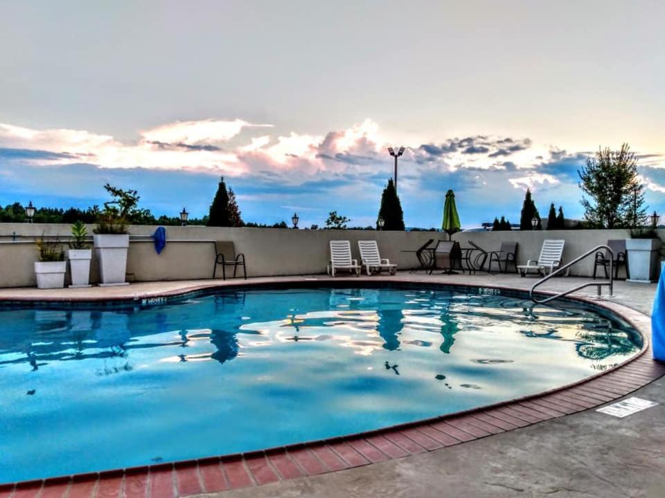 Holiday Inn Guin By Ihg Twin Dış mekan fotoğraf
